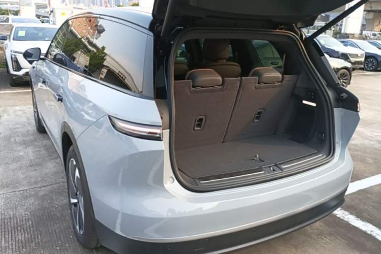 Used Nio ES8 2024 75 kWh Rear Left 45 Deg