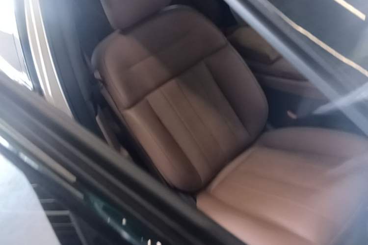 Used Nio ES8 2024 75 kWh Right Front Seat