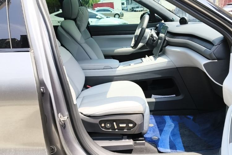 Used Nio ES8 2024 75 kWh Right Front Seat