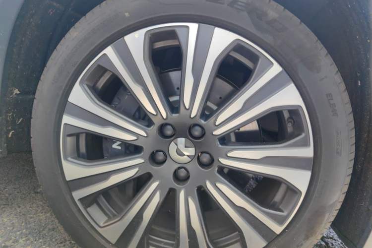 Used Nio ES8 2024 100kWh Right Front Wheel Hub