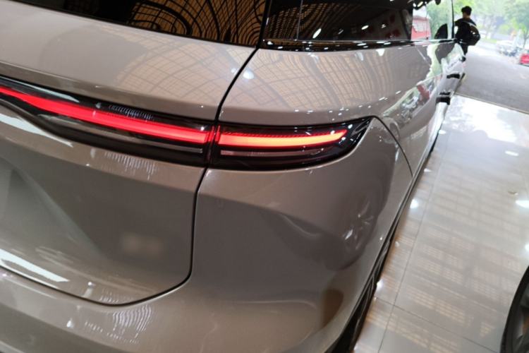 Used Nio ES8 2024 75 kWh Right Rear Taillight