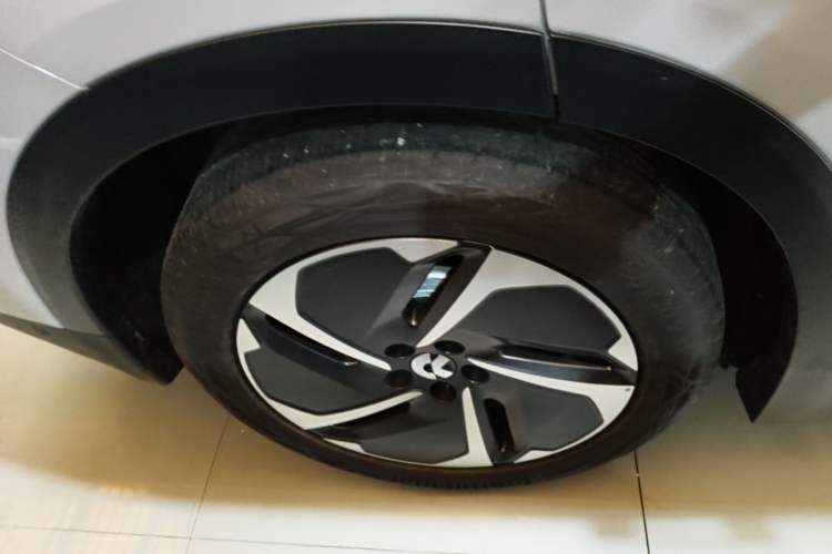 Used Nio ES8 2024 75 kWh Right Rear Wheel Hub