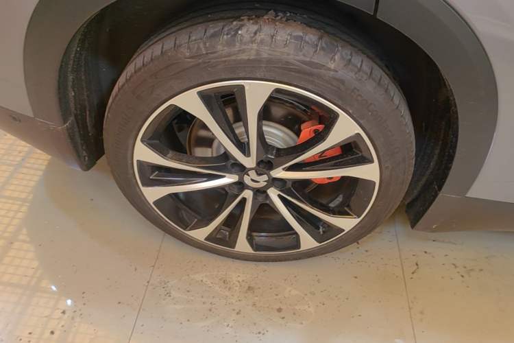 Used Nio ES8 2024 100kWh Signature Edition Right Rear Wheel Hub