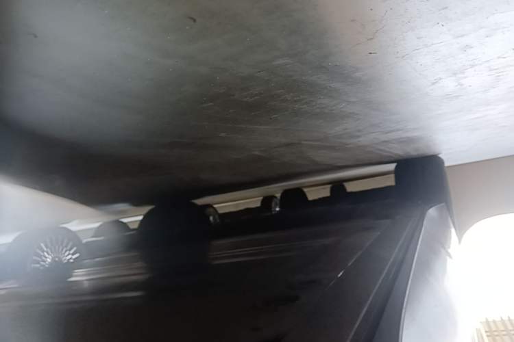 Used Nio ES8 2024 75 kWh Right Side Sill