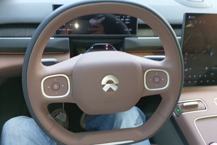 Used Nio ES8 2024 75 kWh Steering Wheel