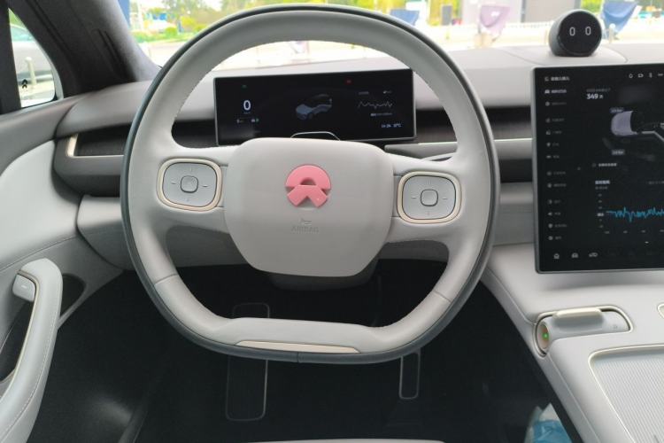 Used Nio ES8 2024 75 kWh Steering Wheel