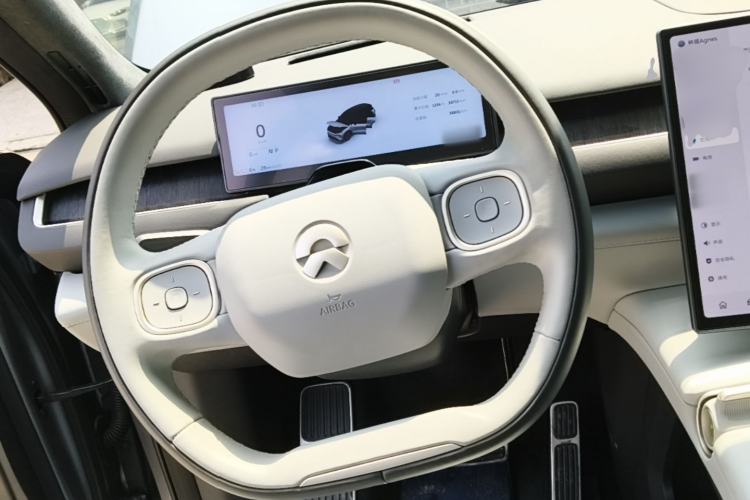 Used Nio ES8 2024 75 kWh Steering Wheel