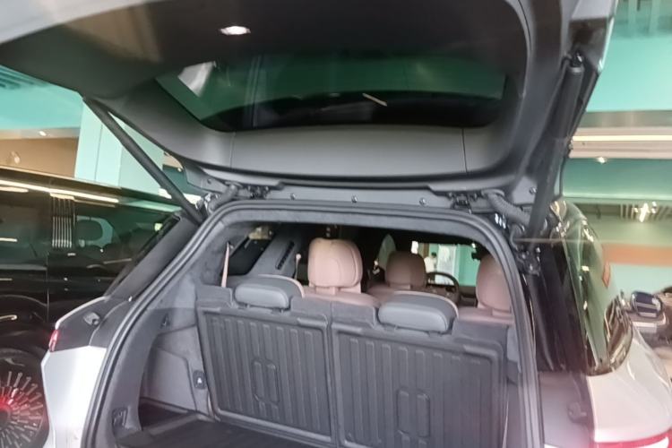 Used Nio ES8 2024 75 kWh Trunk