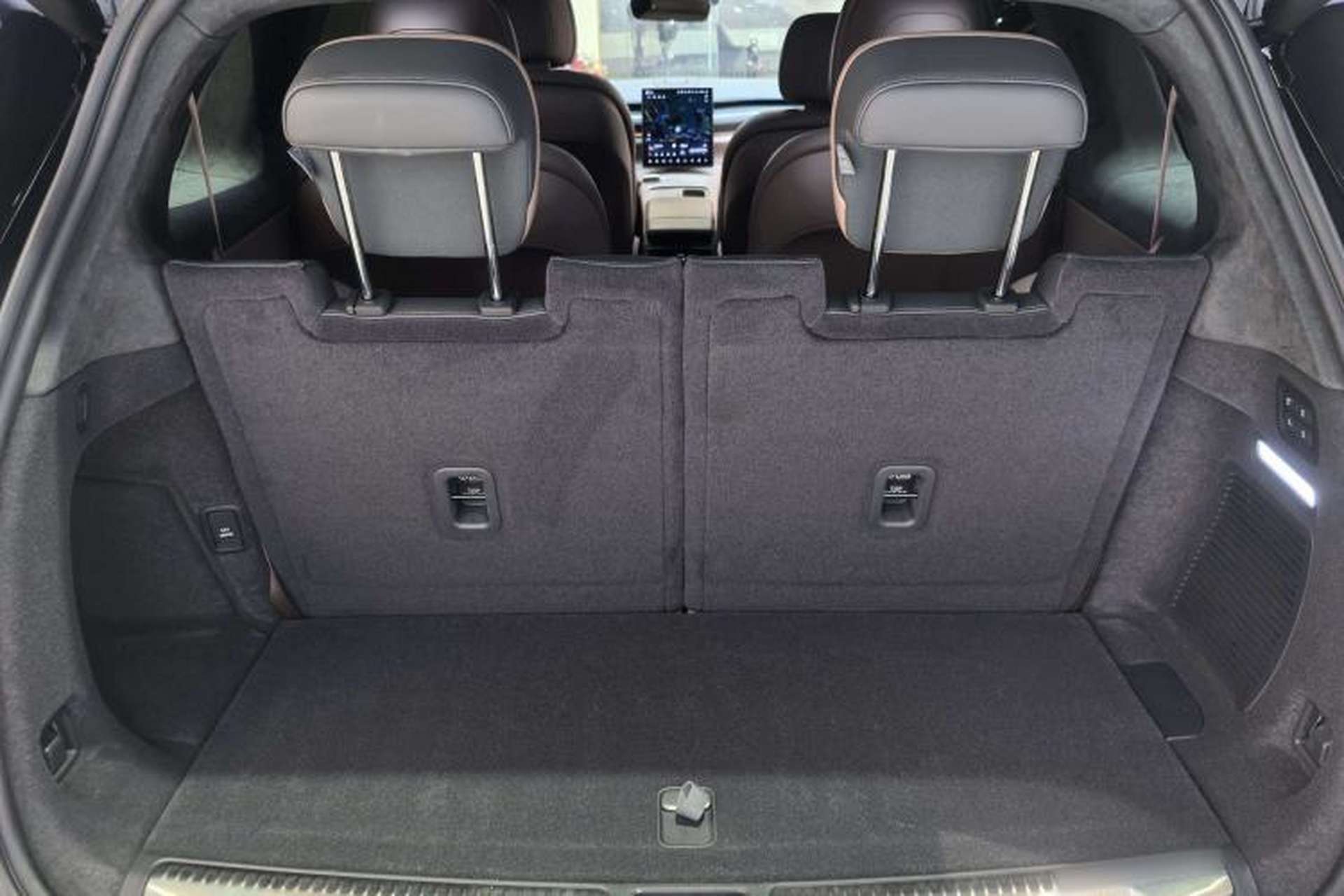 Used Nio ES8 2024 75 kWh Trunk