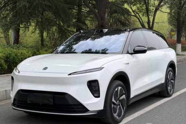 Used Nio ES8 2024 75 kWh Executive Edition