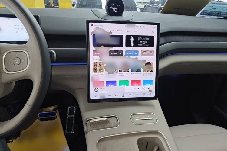Used Nio ES8 2024 75 kWh Center Console