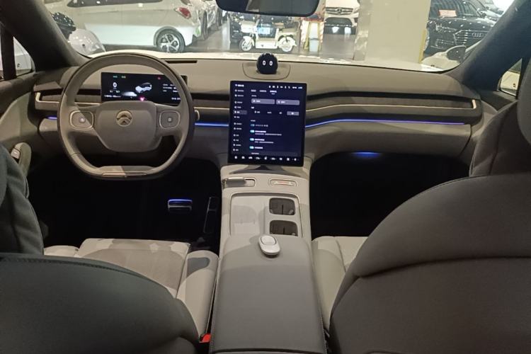 Used Nio ES8 2024 75 kWh Executive Edition Center Console