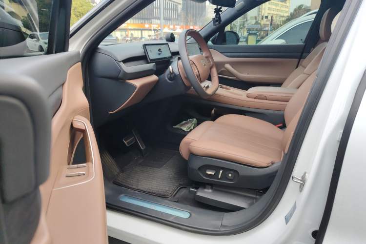 Used Nio ES8 2024 75 kWh Driver Seat