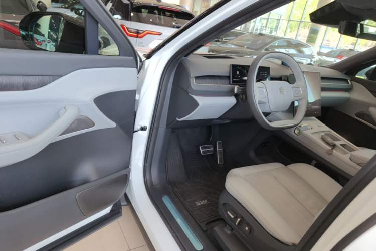 Used Nio ES8 2024 75 kWh Driver Seat
