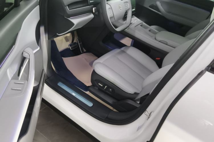 Used Nio ES8 2024 75 kWh Driver Seat