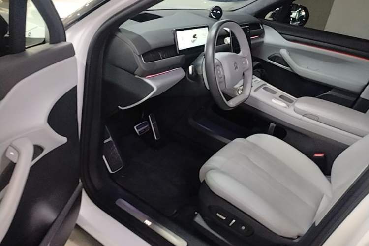 Used Nio ES8 2024 75 kWh Driver Seat