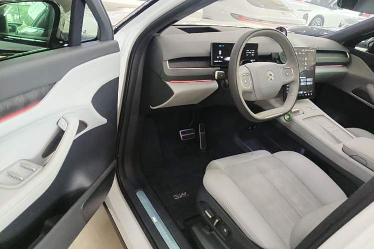 Used Nio ES8 2024 75 kWh Driver Seat