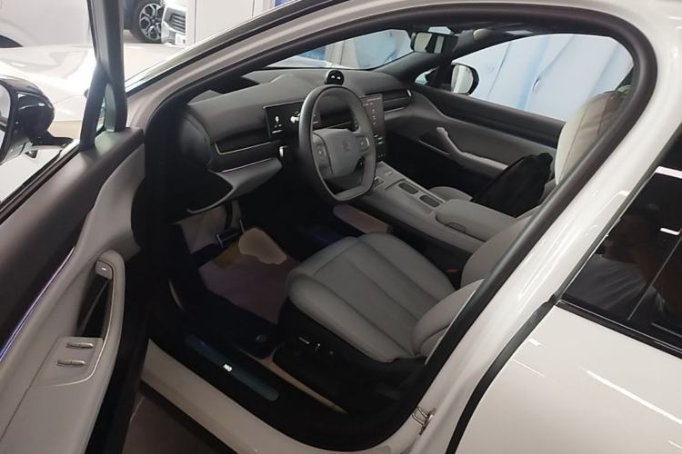 Used Nio ES8 2024 75 kWh Driver Seat