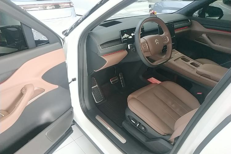 Used Nio ES8 2024 75 kWh Driver Seat
