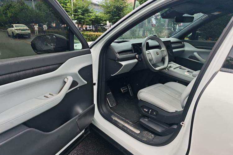 Used Nio ES8 2024 75 kWh Executive Edition Driver Seat