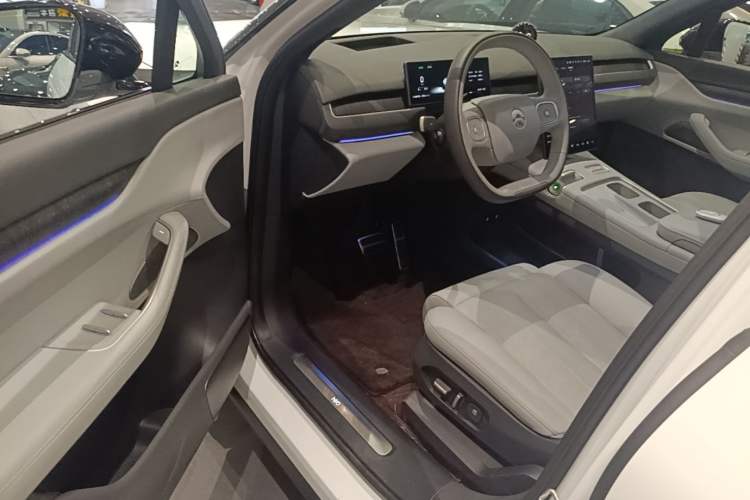 Used Nio ES8 2024 75 kWh Executive Edition Driver Seat