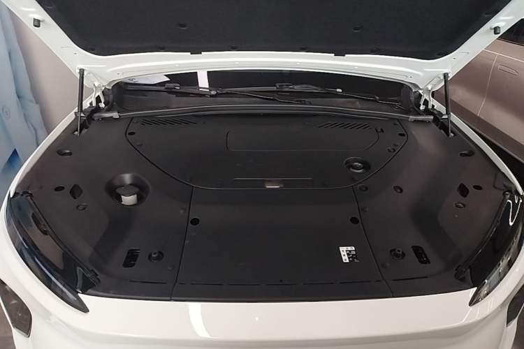 Used Nio ES8 2024 75 kWh Engine Bay