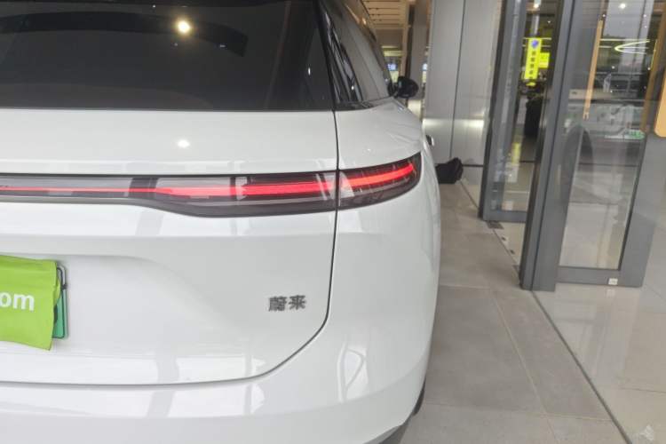 Used Nio ES8 2024 75 kWh Exterior 1