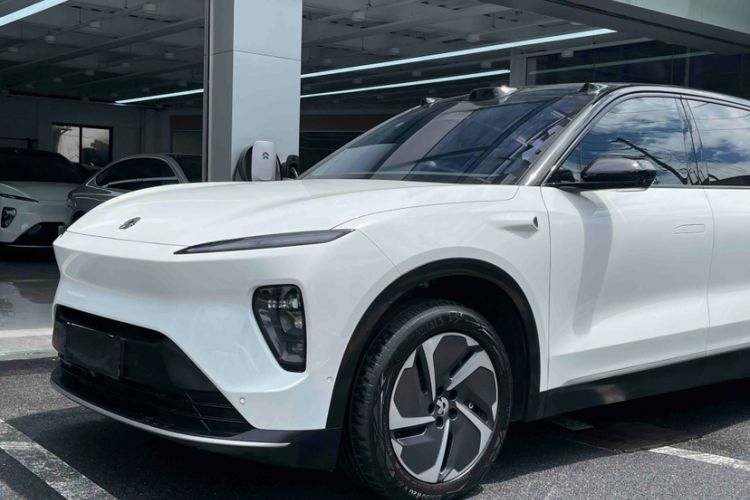 Used Nio ES8 2024 75 kWh Exterior 10