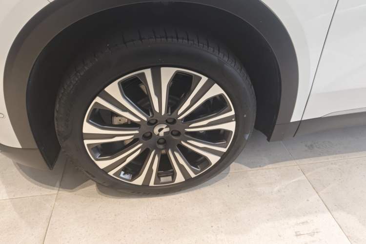 Used Nio ES8 2024 75 kWh Exterior 2
