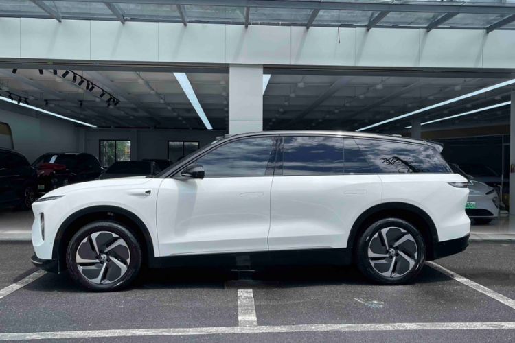 Used Nio ES8 2024 75 kWh Exterior 2