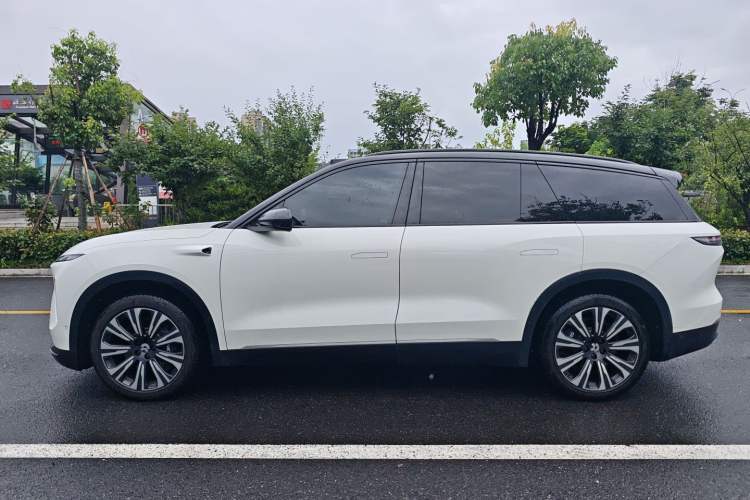 Used Nio ES8 2024 75 kWh Executive Edition Exterior 2