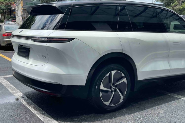 Used Nio ES8 2024 75 kWh Exterior 4