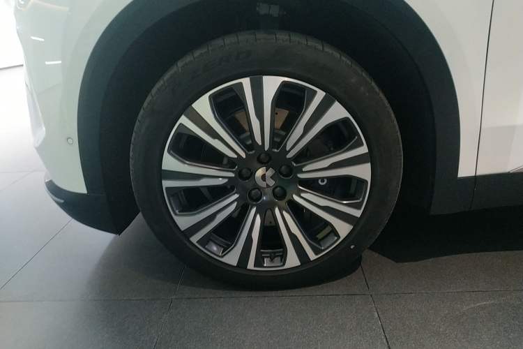 Used Nio ES8 2024 75 kWh Exterior 4