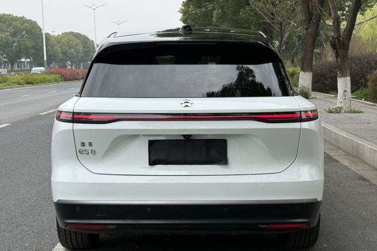 Used Nio ES8 2024 75 kWh Executive Edition Exterior 4