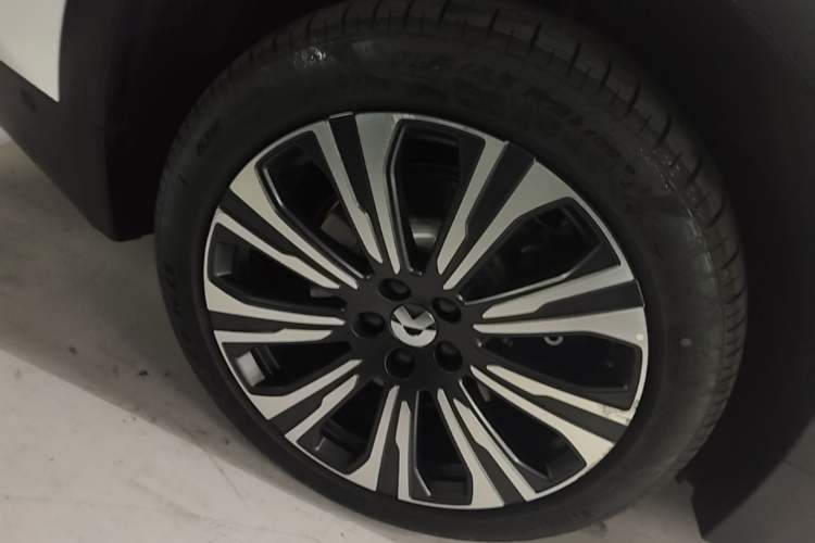 Used Nio ES8 2024 75 kWh Exterior 5