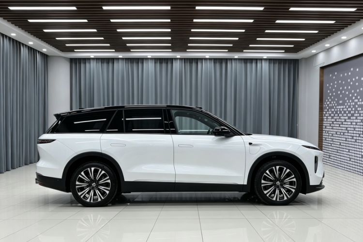 Used Nio ES8 2024 75 kWh Exterior 9