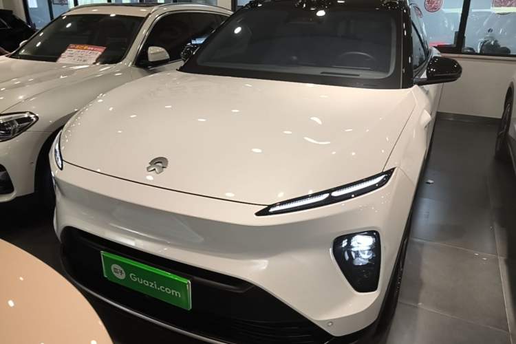 Used Nio ES8 2024 75 kWh Executive Edition Front
