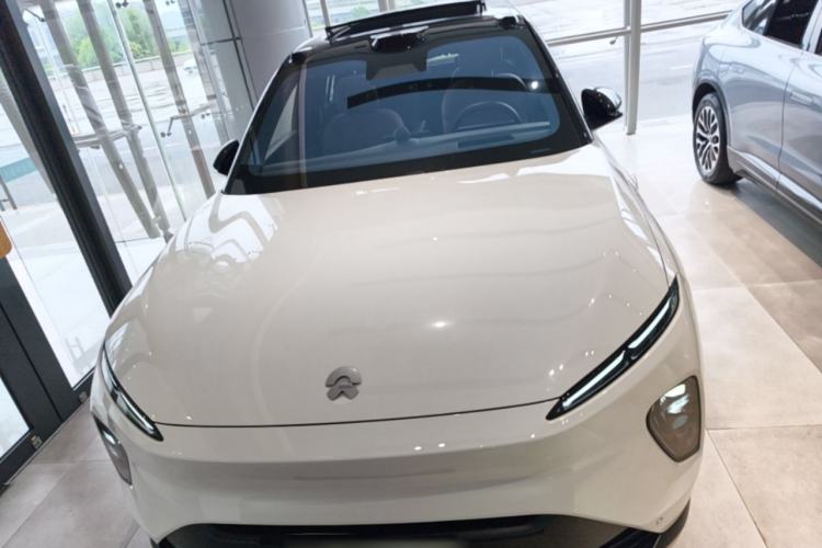 Used Nio ES8 2024 75 kWh Front