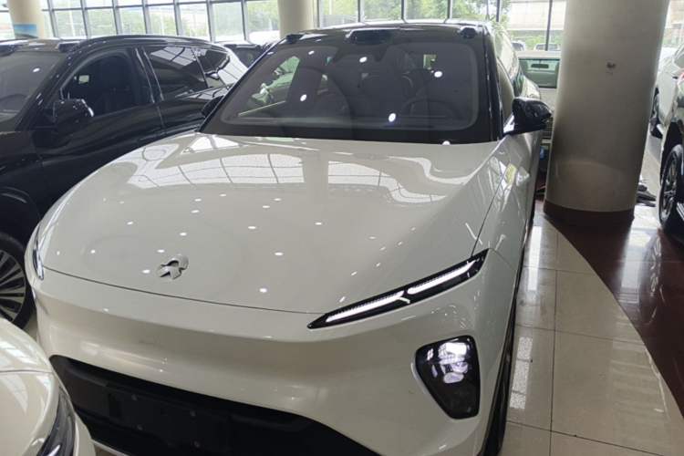 Used Nio ES8 2024 75 kWh Front