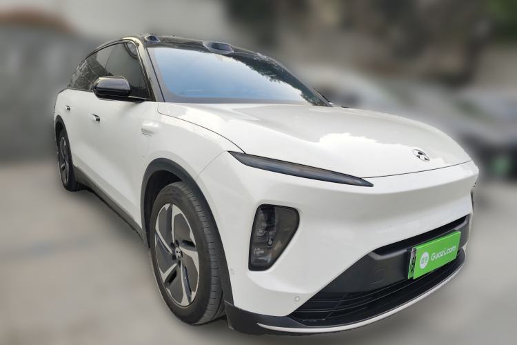 Used Nio ES8 2024 75 kWh Front Right 45 Deg