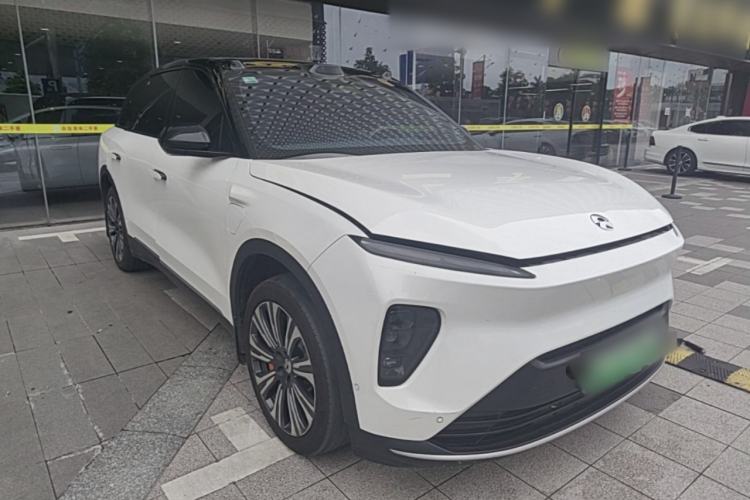 Used Nio ES8 2024 75 kWh Front Right 45 Deg