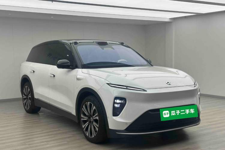 Used Nio ES8 2024 75 kWh Front Right 45 Deg