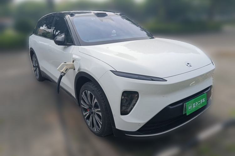 Used Nio ES8 2024 100kWh Front Right 45 Deg