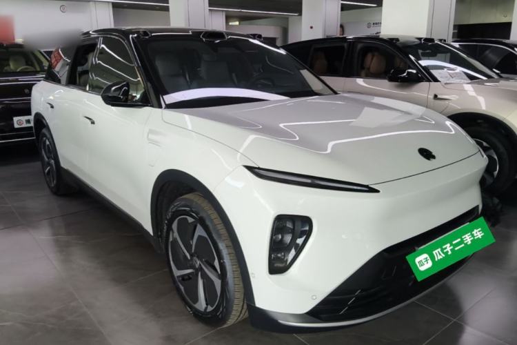 Used Nio ES8 2024 75 kWh Front Right 45 Deg