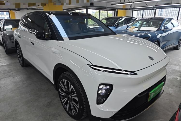 Used Nio ES8 2024 75 kWh Front Right 45 Deg
