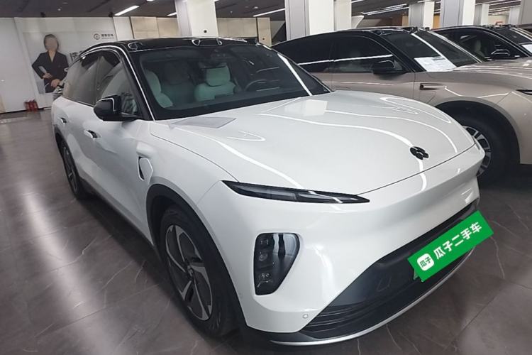 Used Nio ES8 2024 75 kWh Front Right 45 Deg