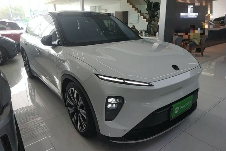 Used Nio ES8 2024 75 kWh Front Right 45 Deg