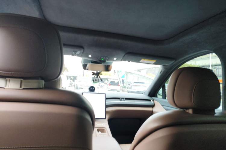 Used Nio ES8 2024 75 kWh Headliner