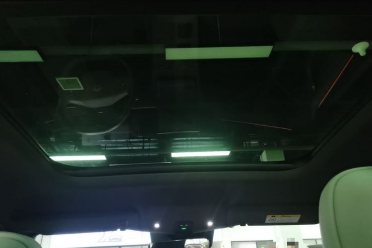 Used Nio ES8 2024 75 kWh Headliner