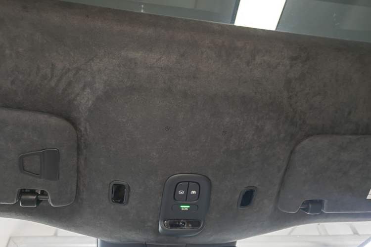 Used Nio ES8 2024 75 kWh Headliner